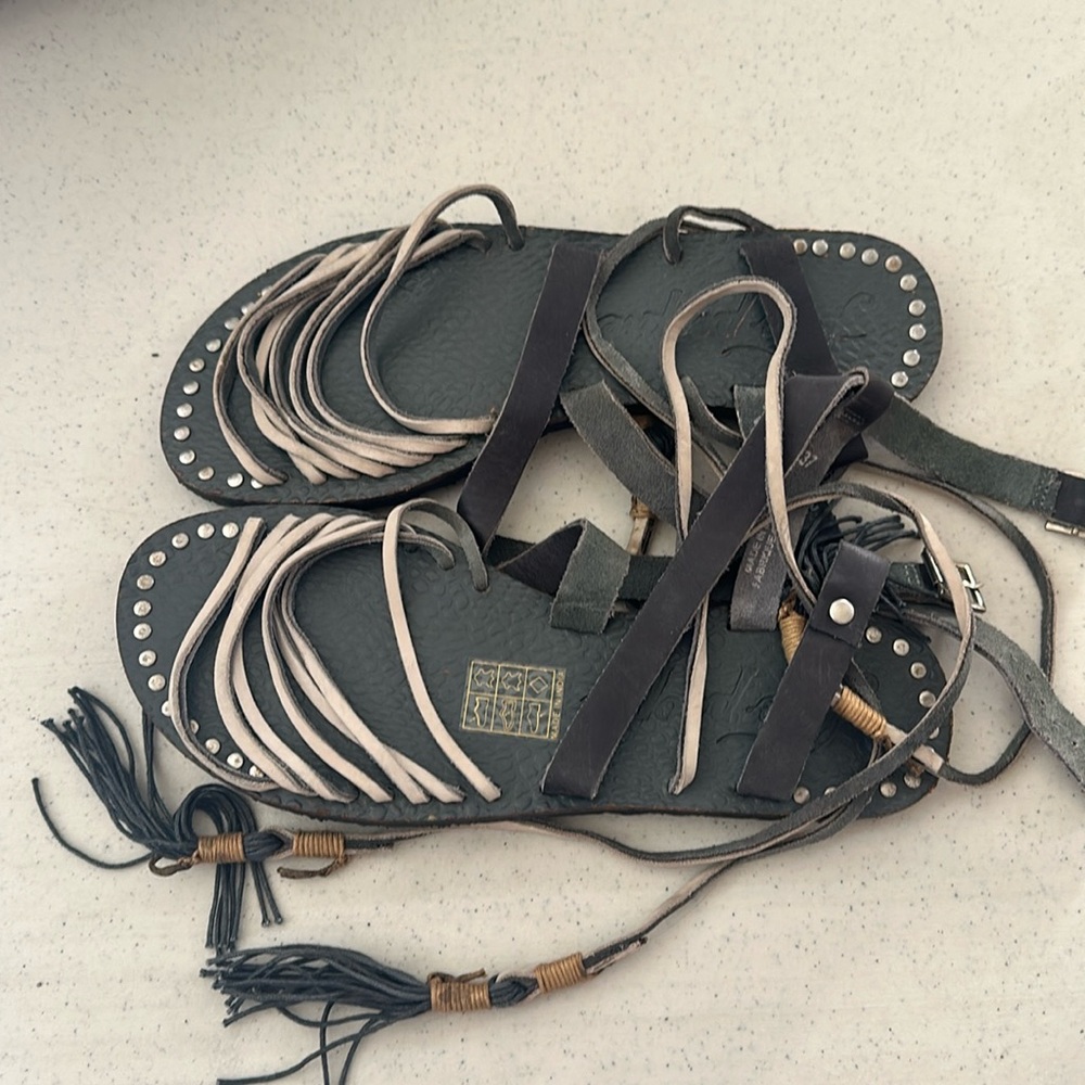 Free people gladiators in grey